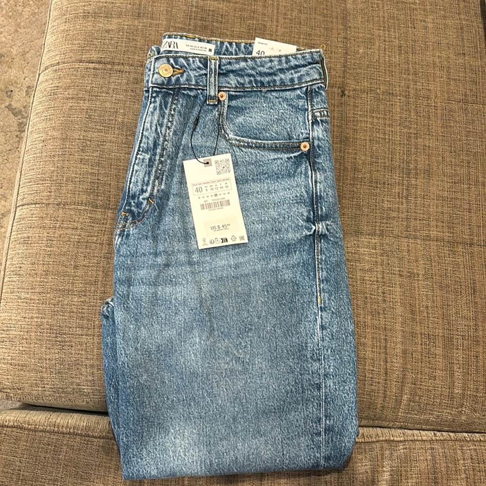 ZARA high rise slim mom fit jeans. Size 8. New with Tags.